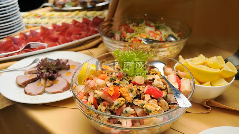 餐饮供应链加盟：区域保护政策如何影响你的加盟之路**